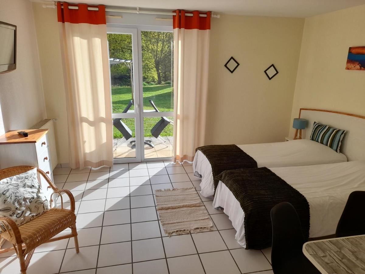 Hotel De L'Ile D'Amour Langeac Buitenkant foto