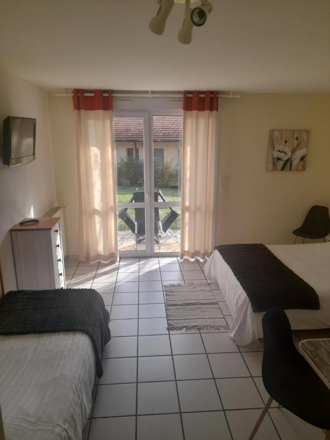Hotel De L'Ile D'Amour Langeac Buitenkant foto