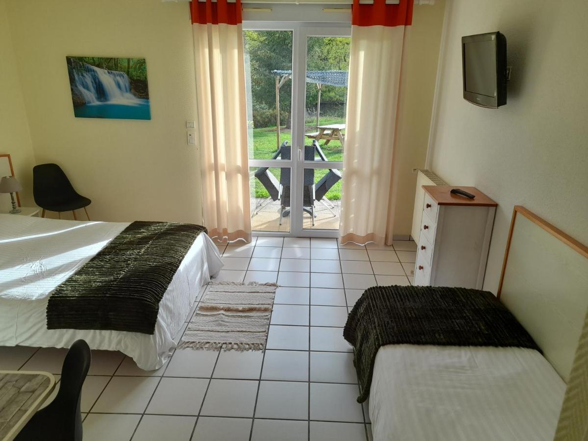 Hotel De L'Ile D'Amour Langeac Buitenkant foto