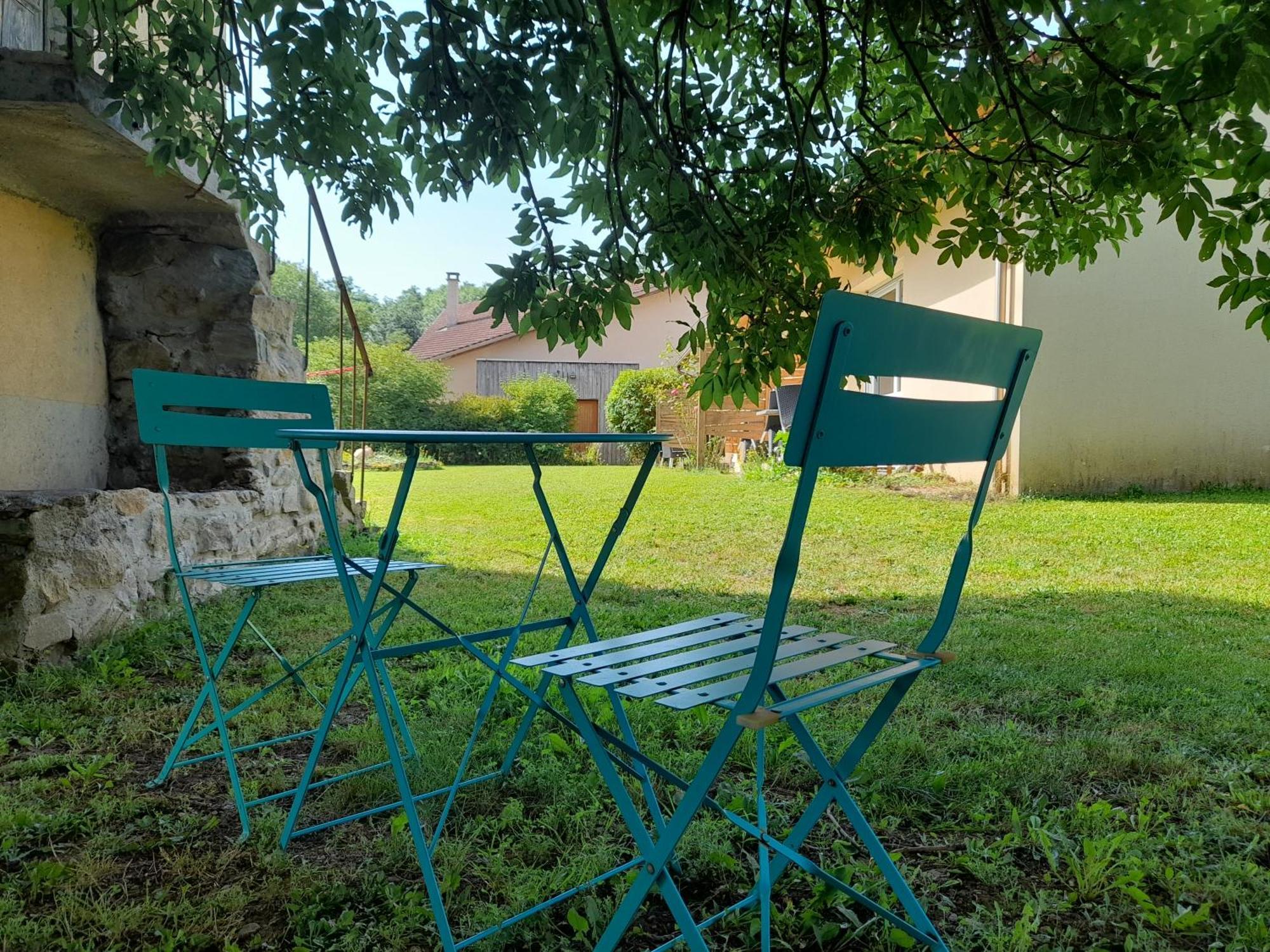 Hotel De L'Ile D'Amour Langeac Buitenkant foto